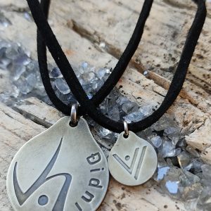 Amuleto Didni, Big-D, tierra.