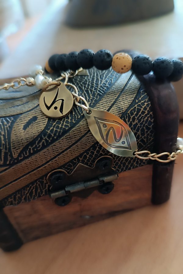 Pulsera con amuleto Didni y elemento Amor
