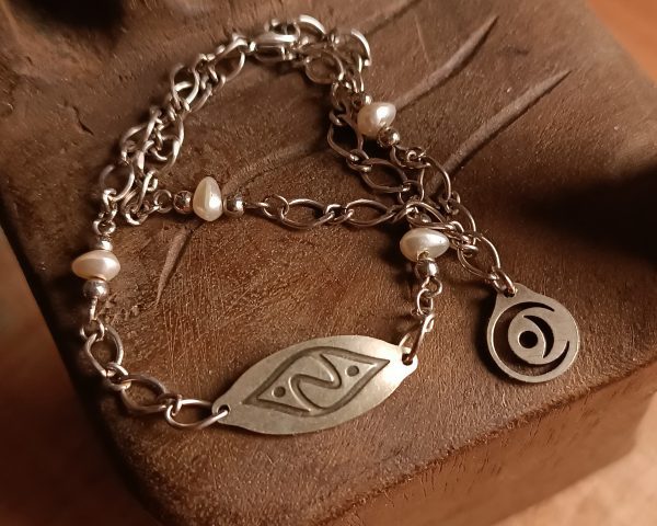 Pulsera con amuleto Didni y elemento Amor