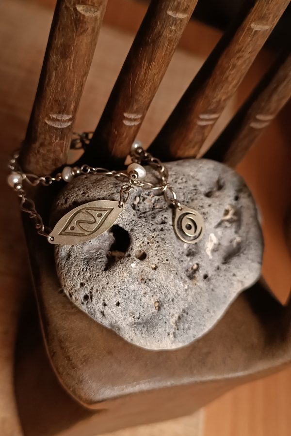 Pulsera con amuleto Didni y elemento Amor