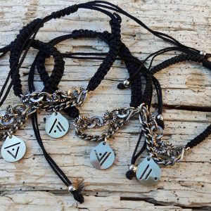 Pulsera elementos naturales.