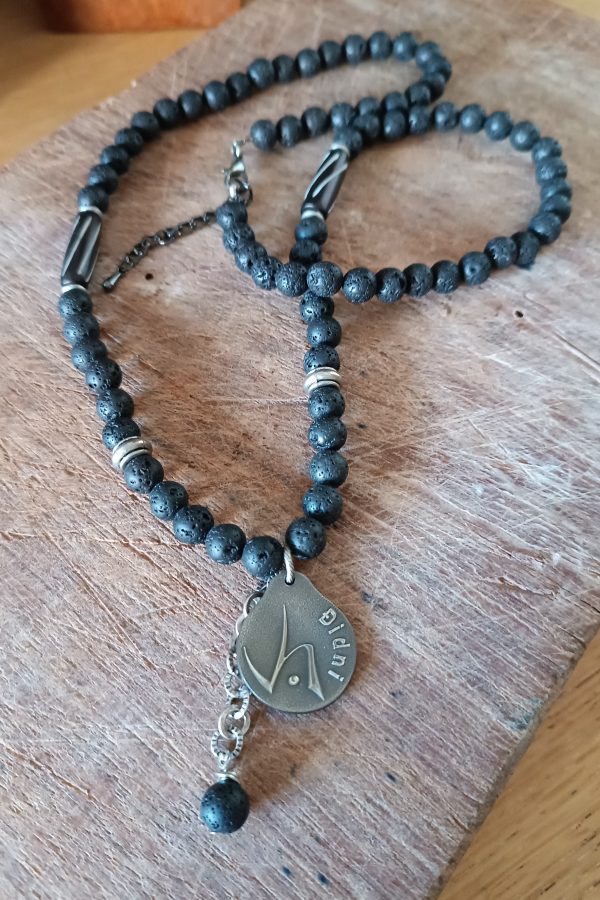 Collar pirata con Amuleto Didni.