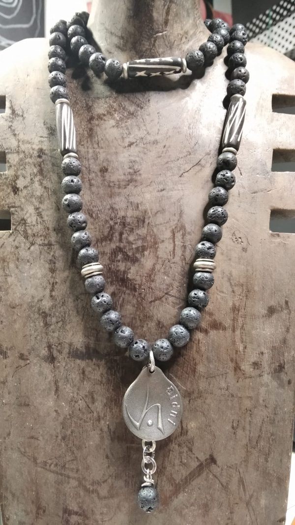 Collar pirata con Amuleto Didni.