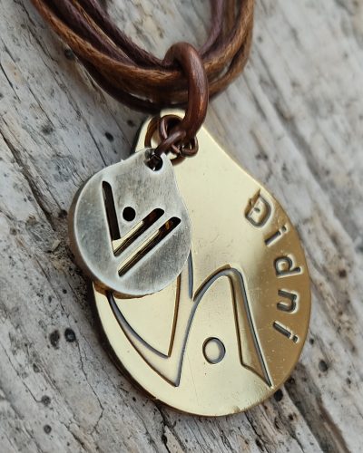 Amuleto Didni, Big-D, tierra