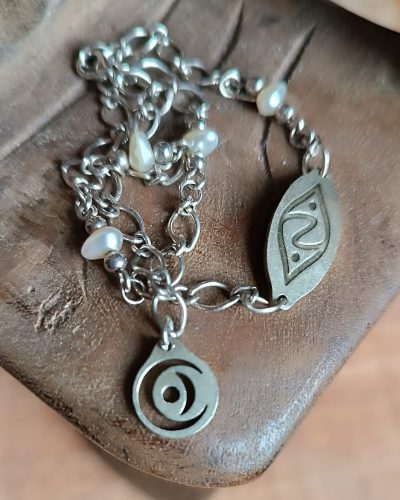 Pulsera con amuleto Didni y elemento Amor